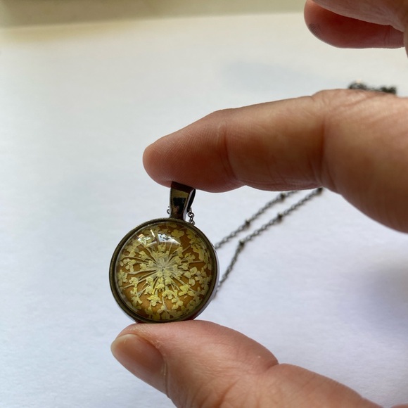 Beautiful Handmade Real Pressed Flower Necklace in Tan - Picture 4 of 4